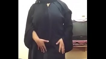 arab hijab plumper chick doing web cam demonstrate.