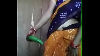 desi aunty frolicking with cucumber