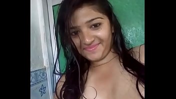 jaw-dropping indian desi school nubile chick bare selfie.