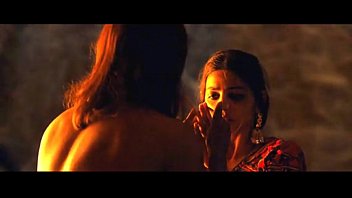 radhika apte parched video sans bra gig with audio