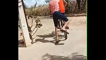 novinhos transando na bicicleta com guarana