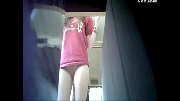 covert webcam caught my nice sister pruning her.